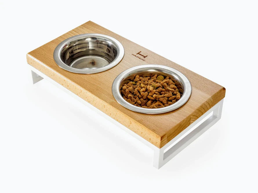 LUNCH BAR Katzennapf / Holz Napfständer mit zwei Edelstahlnäpfen für Katzen / weißer Metallrahmen