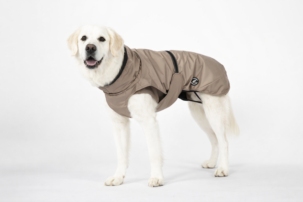 Hunderegenjacke mit Rückenöffnung "Cashmere Brown"