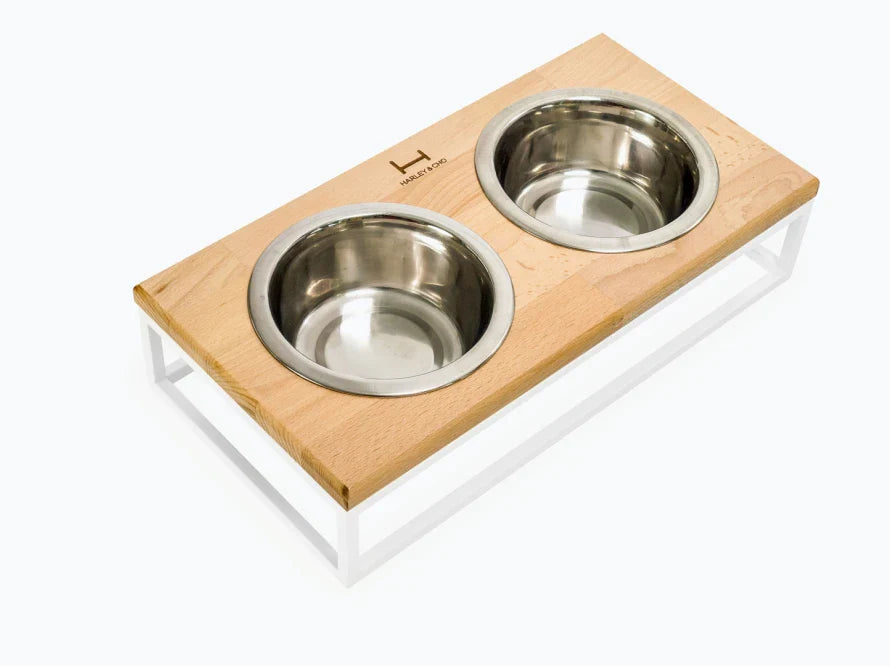 LUNCH BAR Katzennapf / Holz Napfständer mit zwei Edelstahlnäpfen für Katzen / weißer Metallrahmen