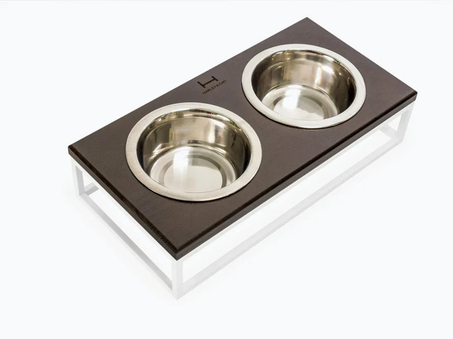 LUNCH BAR Katzennapf / Holz Napfständer mit zwei Edelstahlnäpfen für Katzen / weißer Metallrahmen