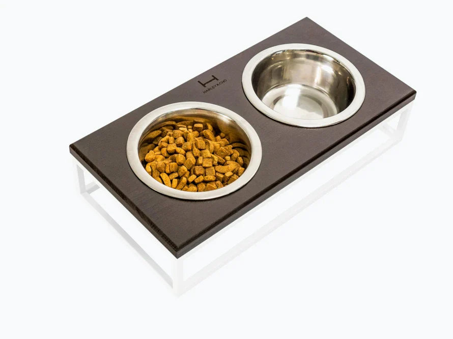 LUNCH BAR Hundenapf / Holz Napfständer mit zwei Edelstahlnäpfen für kleine Hunde / weißer Metallrahmen